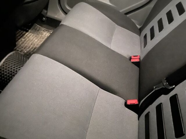 Серый Форд Фокус, объемом двигателя 1.6 л и пробегом 300 тыс. км за 5000 $, фото 2 на Automoto.ua