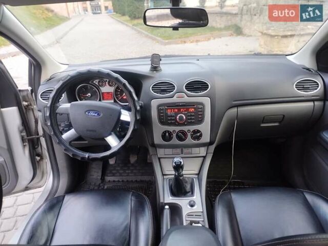 Серый Форд Фокус, объемом двигателя 1.6 л и пробегом 209 тыс. км за 4999 $, фото 17 на Automoto.ua