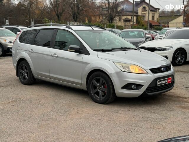 Серый Форд Фокус, объемом двигателя 1.6 л и пробегом 300 тыс. км за 5440 $, фото 2 на Automoto.ua