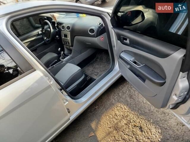 Сірий Форд Фокус, об'ємом двигуна 1.56 л та пробігом 233 тис. км за 5500 $, фото 7 на Automoto.ua