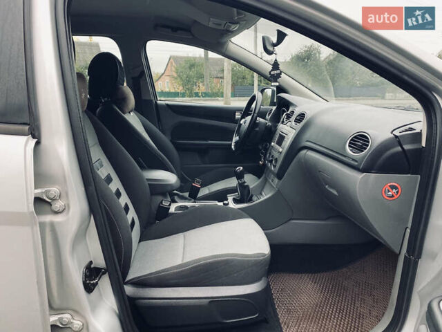 Сірий Форд Фокус, об'ємом двигуна 1.6 л та пробігом 303 тис. км за 6200 $, фото 32 на Automoto.ua