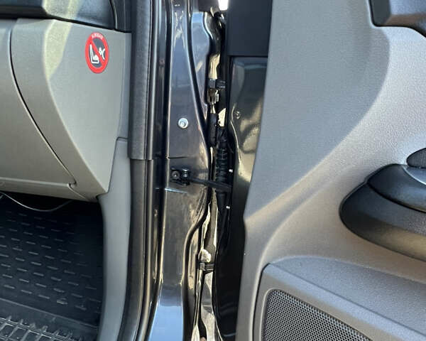 Серый Форд Фокус, объемом двигателя 1.6 л и пробегом 270 тыс. км за 5999 $, фото 45 на Automoto.ua