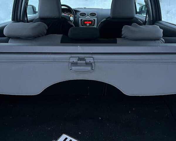 Серый Форд Фокус, объемом двигателя 1.6 л и пробегом 183 тыс. км за 5600 $, фото 17 на Automoto.ua