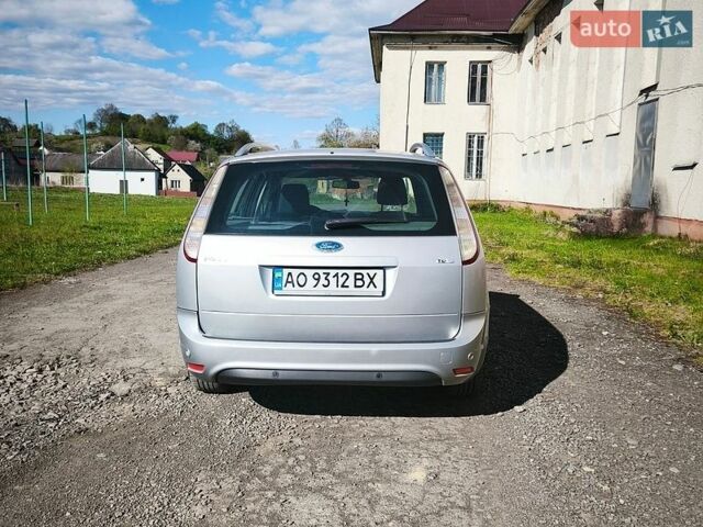 Серый Форд Фокус, объемом двигателя 1.6 л и пробегом 300 тыс. км за 4800 $, фото 3 на Automoto.ua