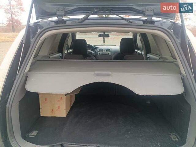 Серый Форд Фокус, объемом двигателя 1.56 л и пробегом 320 тыс. км за 4700 $, фото 12 на Automoto.ua