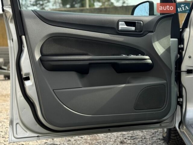 Серый Форд Фокус, объемом двигателя 1.6 л и пробегом 208 тыс. км за 6200 $, фото 24 на Automoto.ua