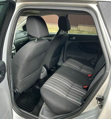 Сірий Форд Фокус, об'ємом двигуна 1.6 л та пробігом 262 тис. км за 5900 $, фото 7 на Automoto.ua