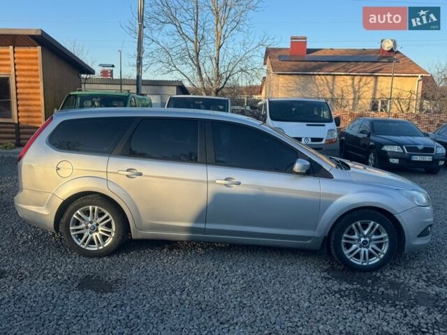 Серый Форд Фокус, объемом двигателя 1.6 л и пробегом 290 тыс. км за 5700 $, фото 7 на Automoto.ua