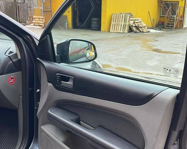 Серый Форд Фокус, объемом двигателя 1.56 л и пробегом 276 тыс. км за 5200 $, фото 9 на Automoto.ua