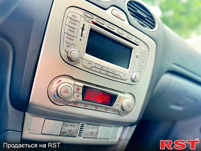 Серый Форд Фокус, объемом двигателя 1.6 л и пробегом 185 тыс. км за 6700 $, фото 7 на Automoto.ua