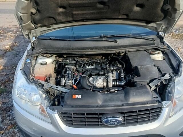 Серый Форд Фокус, объемом двигателя 1.6 л и пробегом 322 тыс. км за 4650 $, фото 6 на Automoto.ua