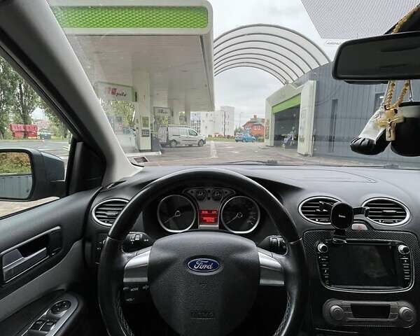 Серый Форд Фокус, объемом двигателя 1.6 л и пробегом 280 тыс. км за 6200 $, фото 13 на Automoto.ua