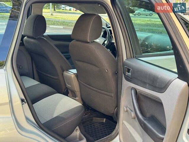 Сірий Форд Фокус, об'ємом двигуна 1.6 л та пробігом 300 тис. км за 5990 $, фото 10 на Automoto.ua