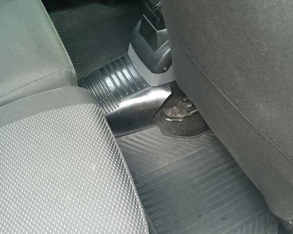 Сірий Форд Фокус, об'ємом двигуна 1.56 л та пробігом 304 тис. км за 4700 $, фото 8 на Automoto.ua