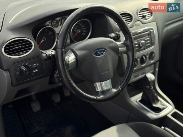 Серый Форд Фокус, объемом двигателя 1.6 л и пробегом 208 тыс. км за 6200 $, фото 23 на Automoto.ua