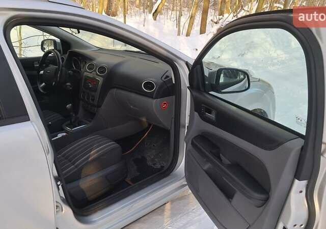 Сірий Форд Фокус, об'ємом двигуна 1.6 л та пробігом 330 тис. км за 5500 $, фото 14 на Automoto.ua