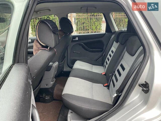 Сірий Форд Фокус, об'ємом двигуна 1.6 л та пробігом 303 тис. км за 6200 $, фото 41 на Automoto.ua