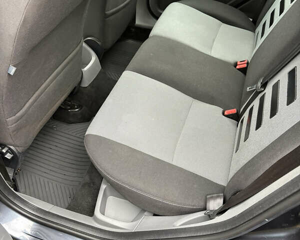 Сірий Форд Фокус, об'ємом двигуна 1.6 л та пробігом 217 тис. км за 5600 $, фото 13 на Automoto.ua