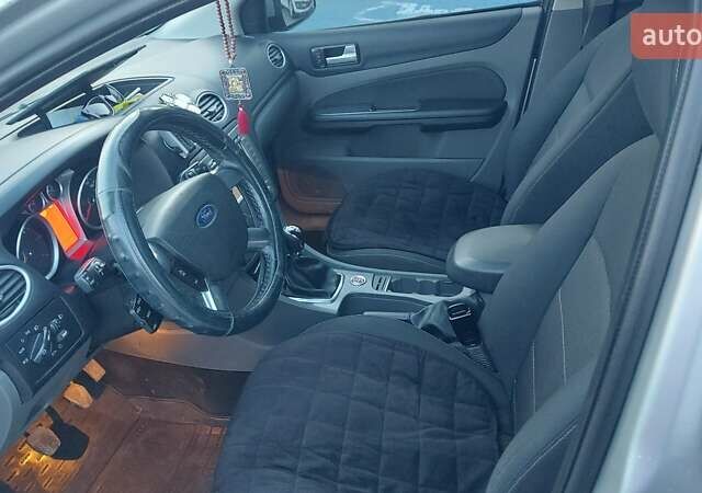 Сірий Форд Фокус, об'ємом двигуна 1.56 л та пробігом 262 тис. км за 5100 $, фото 5 на Automoto.ua