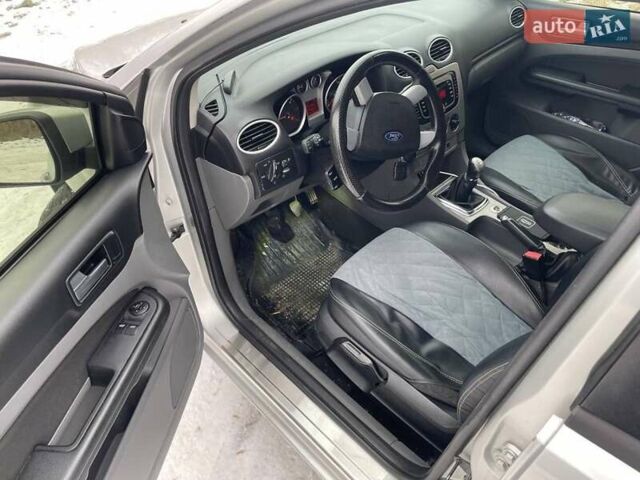 Серый Форд Фокус, объемом двигателя 1.8 л и пробегом 280 тыс. км за 5900 $, фото 15 на Automoto.ua