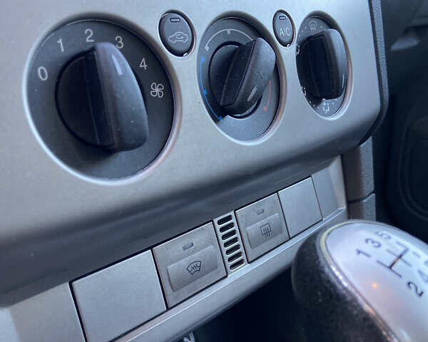 Серый Форд Фокус, объемом двигателя 1.6 л и пробегом 207 тыс. км за 6299 $, фото 16 на Automoto.ua