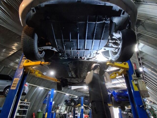 Сірий Форд Фокус, об'ємом двигуна 1.6 л та пробігом 329 тис. км за 4000 $, фото 5 на Automoto.ua