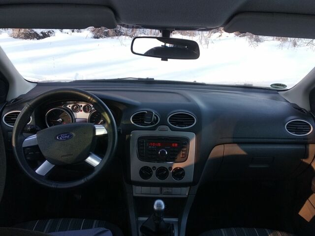 Сірий Форд Фокус, об'ємом двигуна 1.6 л та пробігом 293 тис. км за 5600 $, фото 6 на Automoto.ua