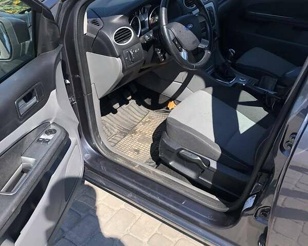 Сірий Форд Фокус, об'ємом двигуна 1.6 л та пробігом 194 тис. км за 6000 $, фото 7 на Automoto.ua