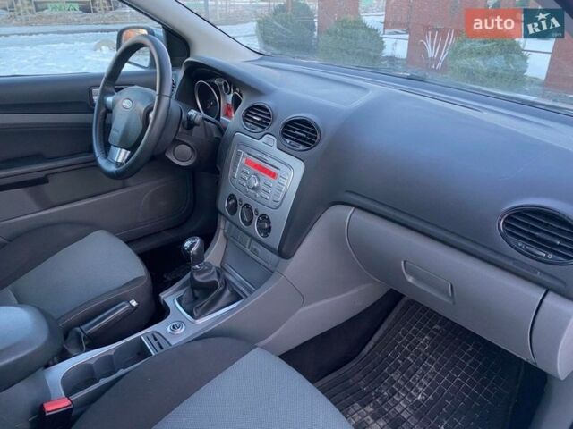 Сірий Форд Фокус, об'ємом двигуна 1.6 л та пробігом 203 тис. км за 6100 $, фото 13 на Automoto.ua