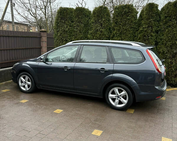 Сірий Форд Фокус, об'ємом двигуна 1.6 л та пробігом 217 тис. км за 5600 $, фото 4 на Automoto.ua