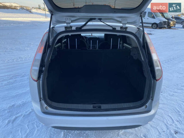 Серый Форд Фокус, объемом двигателя 1.6 л и пробегом 328 тыс. км за 4900 $, фото 22 на Automoto.ua