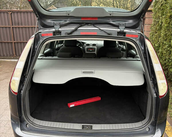 Сірий Форд Фокус, об'ємом двигуна 1.6 л та пробігом 217 тис. км за 5600 $, фото 8 на Automoto.ua