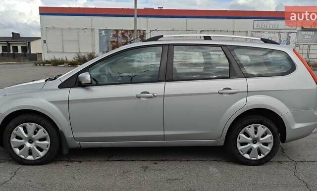 Серый Форд Фокус, объемом двигателя 1.6 л и пробегом 187 тыс. км за 5899 $, фото 2 на Automoto.ua