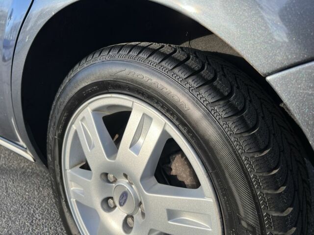 Серый Форд Фокус, объемом двигателя 1.6 л и пробегом 269 тыс. км за 4900 $, фото 23 на Automoto.ua