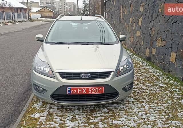 Серый Форд Фокус, объемом двигателя 1.6 л и пробегом 203 тыс. км за 5800 $, фото 2 на Automoto.ua