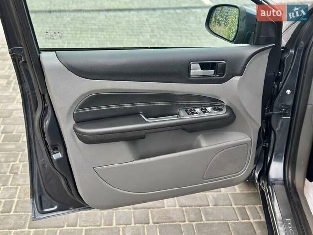 Серый Форд Фокус, объемом двигателя 1.6 л и пробегом 234 тыс. км за 6800 $, фото 10 на Automoto.ua