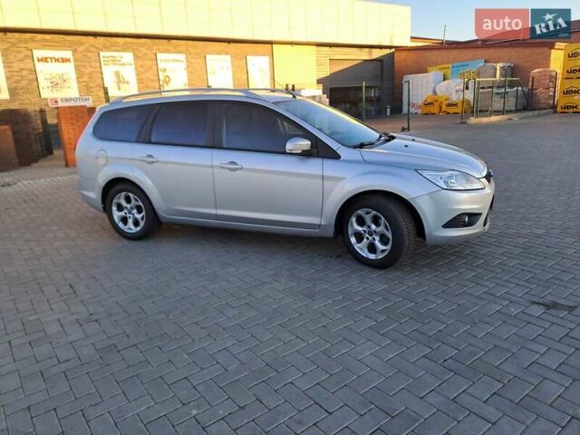 Серый Форд Фокус, объемом двигателя 1.6 л и пробегом 200 тыс. км за 6400 $, фото 2 на Automoto.ua