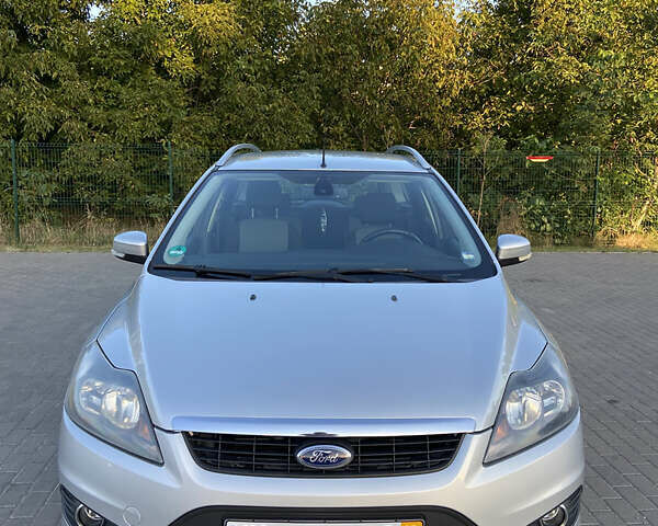 Серый Форд Фокус, объемом двигателя 1.6 л и пробегом 207 тыс. км за 6299 $, фото 2 на Automoto.ua