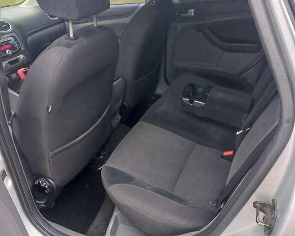 Сірий Форд Фокус, об'ємом двигуна 1.6 л та пробігом 272 тис. км за 5100 $, фото 14 на Automoto.ua