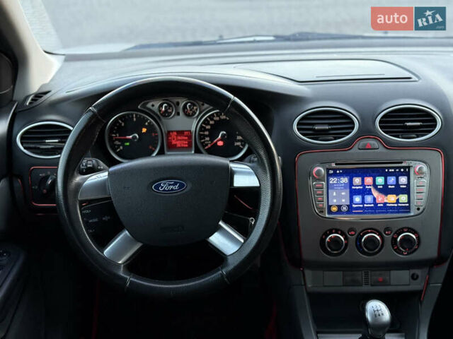 Серый Форд Фокус, объемом двигателя 1.8 л и пробегом 266 тыс. км за 5300 $, фото 11 на Automoto.ua