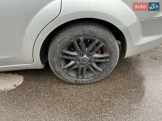 Серый Форд Фокус, объемом двигателя 1.6 л и пробегом 273 тыс. км за 4000 $, фото 10 на Automoto.ua