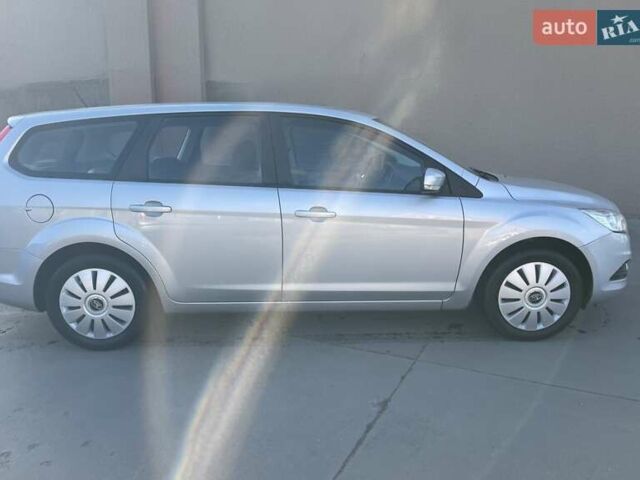 Серый Форд Фокус, объемом двигателя 1.6 л и пробегом 237 тыс. км за 5400 $, фото 4 на Automoto.ua