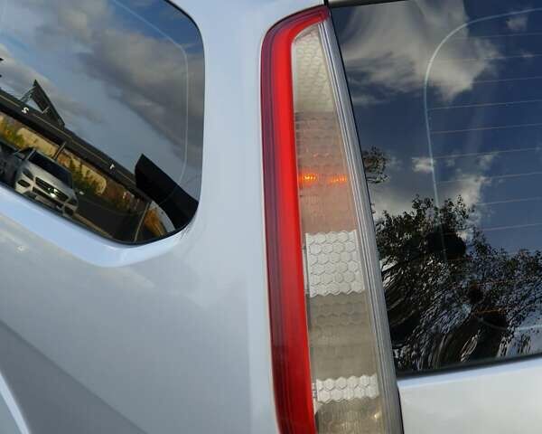 Серый Форд Фокус, объемом двигателя 1.6 л и пробегом 297 тыс. км за 5200 $, фото 14 на Automoto.ua