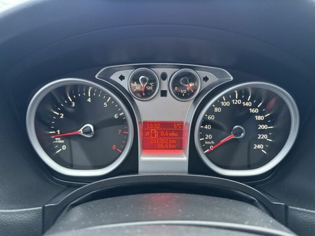 Серый Форд Фокус, объемом двигателя 1.6 л и пробегом 241 тыс. км за 6300 $, фото 22 на Automoto.ua