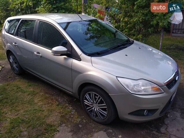 Серый Форд Фокус, объемом двигателя 1.8 л и пробегом 221 тыс. км за 5800 $, фото 3 на Automoto.ua