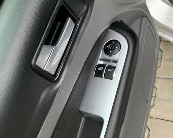 Серый Форд Фокус, объемом двигателя 1.6 л и пробегом 203 тыс. км за 6350 $, фото 8 на Automoto.ua