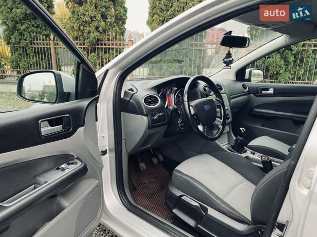 Сірий Форд Фокус, об'ємом двигуна 1.6 л та пробігом 303 тис. км за 6200 $, фото 27 на Automoto.ua