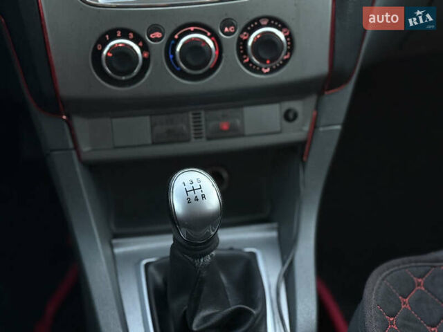 Серый Форд Фокус, объемом двигателя 1.8 л и пробегом 266 тыс. км за 5300 $, фото 16 на Automoto.ua