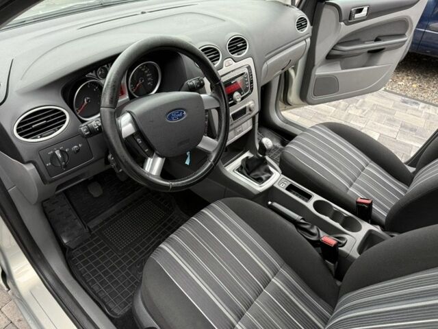 Серый Форд Фокус, объемом двигателя 1.6 л и пробегом 156 тыс. км за 6850 $, фото 7 на Automoto.ua