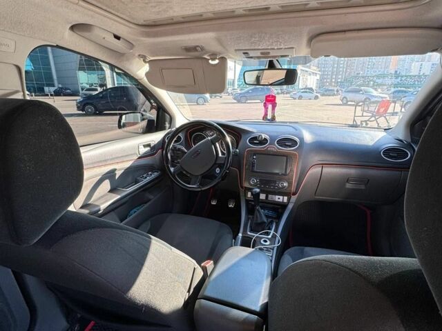 Серый Форд Фокус, объемом двигателя 1.6 л и пробегом 290 тыс. км за 5300 $, фото 4 на Automoto.ua